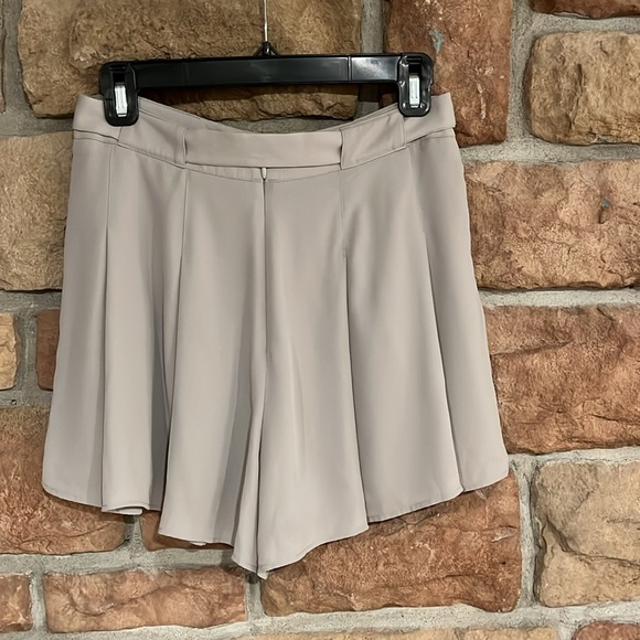 Women’s Shorts - Picture 3 of 9